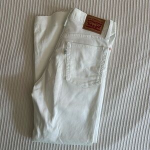 white Levi’s “wedgie straight” size 27